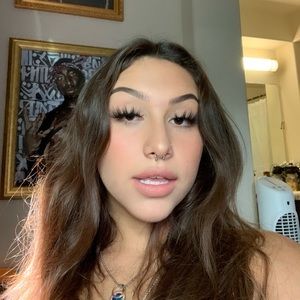 Meet your Posher, Estella